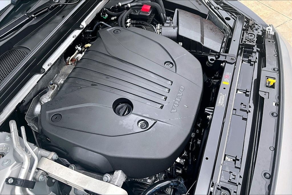 2025 Volvo V60 Cross Country B5 Plus
