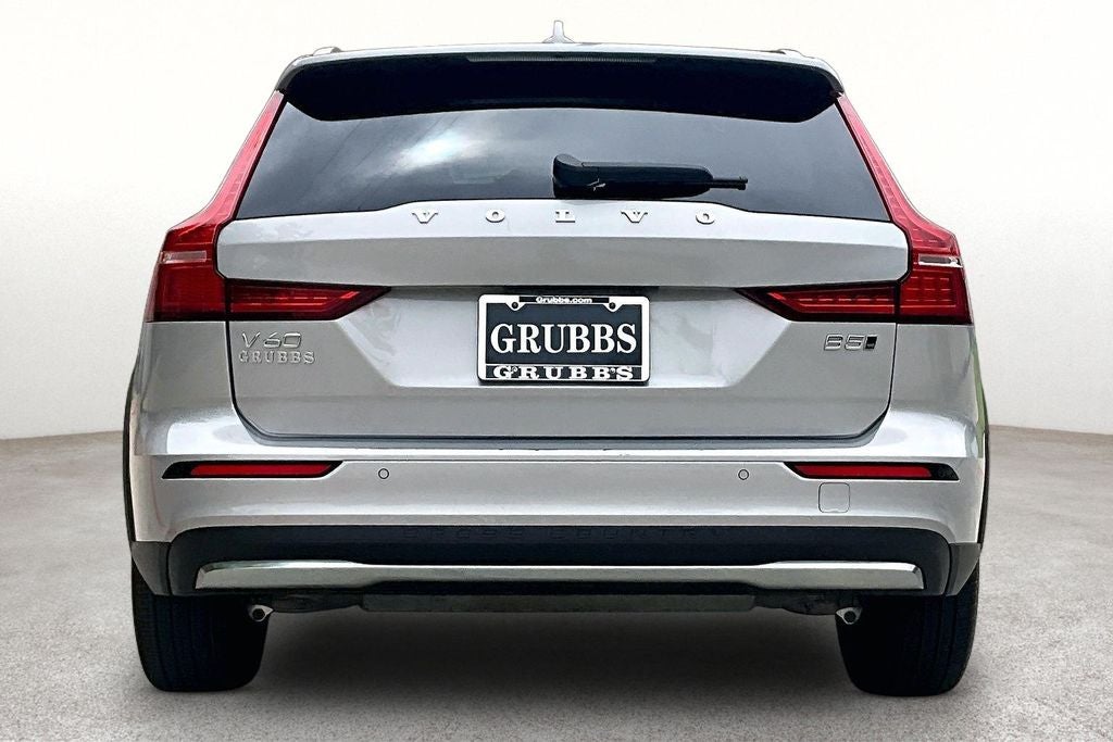 2025 Volvo V60 Cross Country B5 Plus