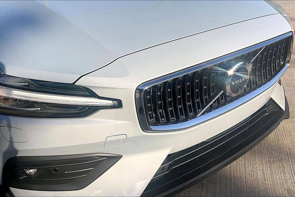 2026 Volvo V60 Cross Country B5 Plus