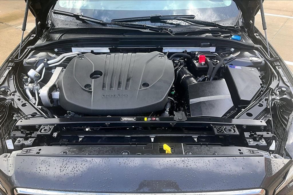 2025 Volvo V60 Cross Country B5 Plus