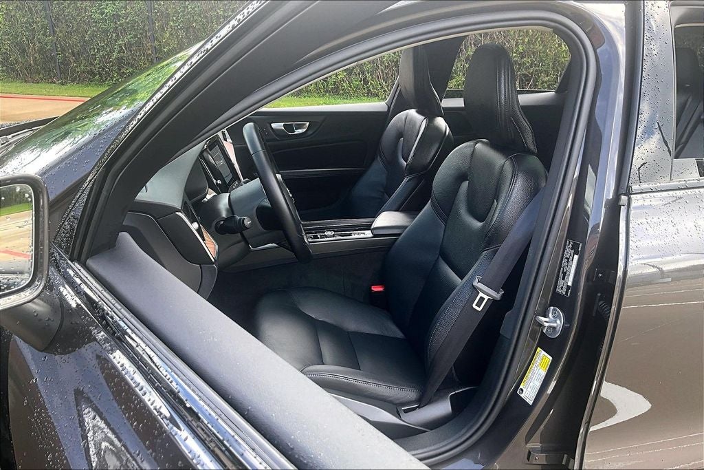 2025 Volvo V60 Cross Country B5 Plus