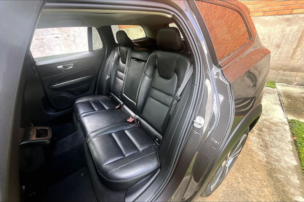 2025 Volvo V60 Cross Country B5 Plus