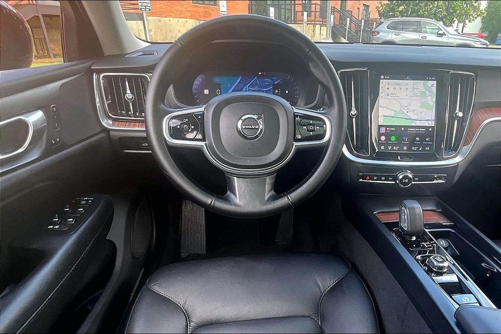 2025 Volvo V60 Cross Country B5 Plus