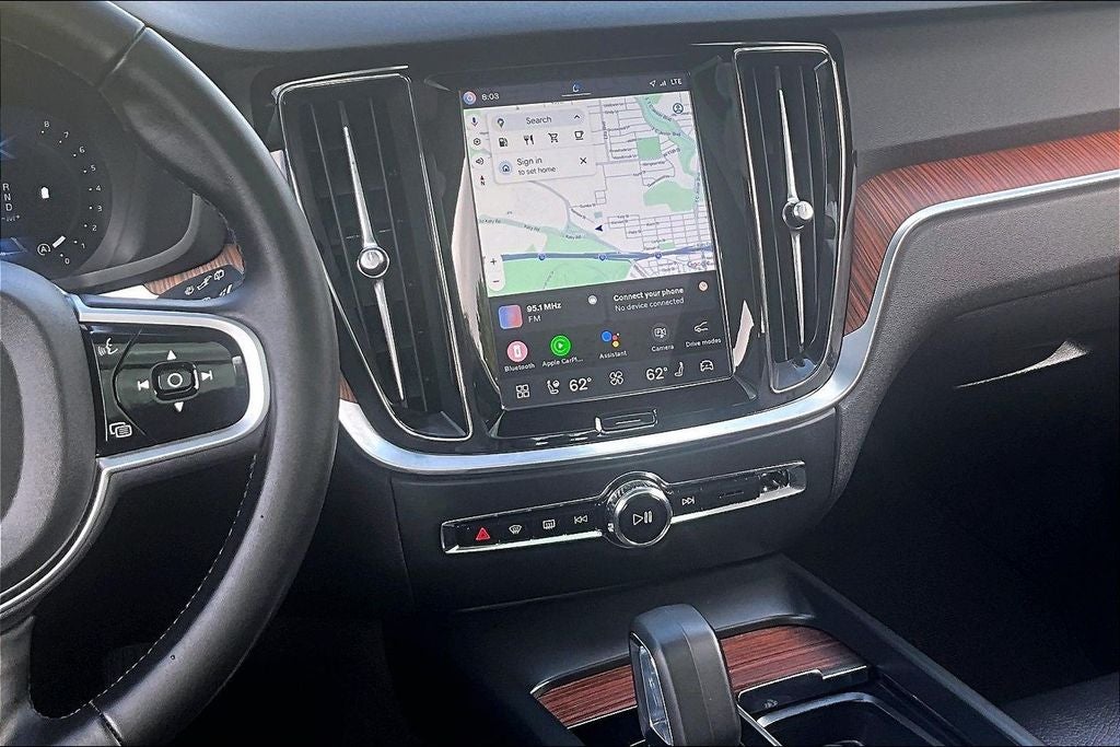 2025 Volvo V60 Cross Country B5 Plus
