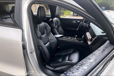 2025 Volvo V60 Cross Country B5 Plus