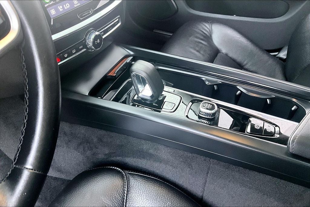 2025 Volvo V60 Cross Country B5 Plus