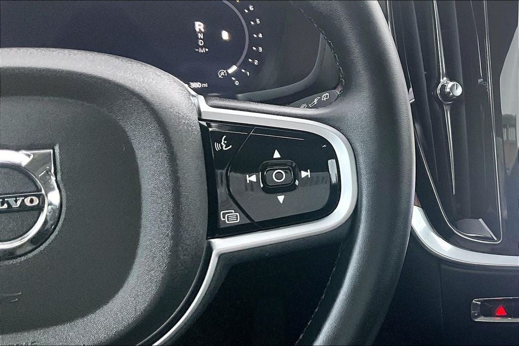 2025 Volvo V60 Cross Country B5 Plus