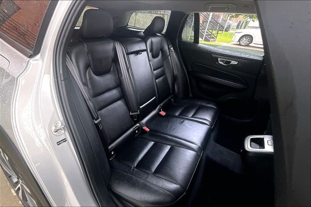 2025 Volvo V60 Cross Country B5 Plus