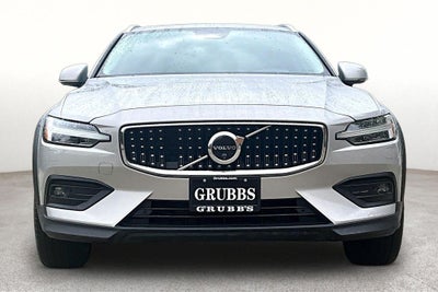 2025 Volvo V60 Cross Country B5 Plus