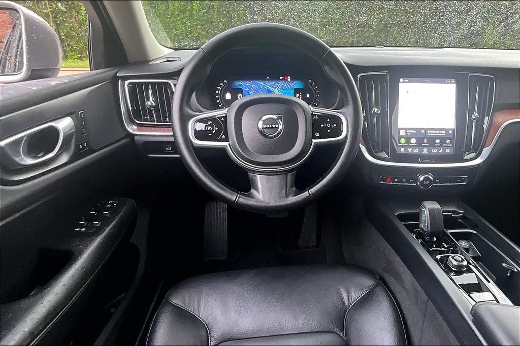 2025 Volvo V60 Cross Country B5 Plus