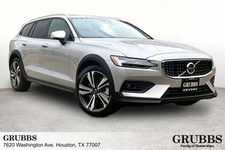 2025 Volvo V60 Cross Country B5 Plus