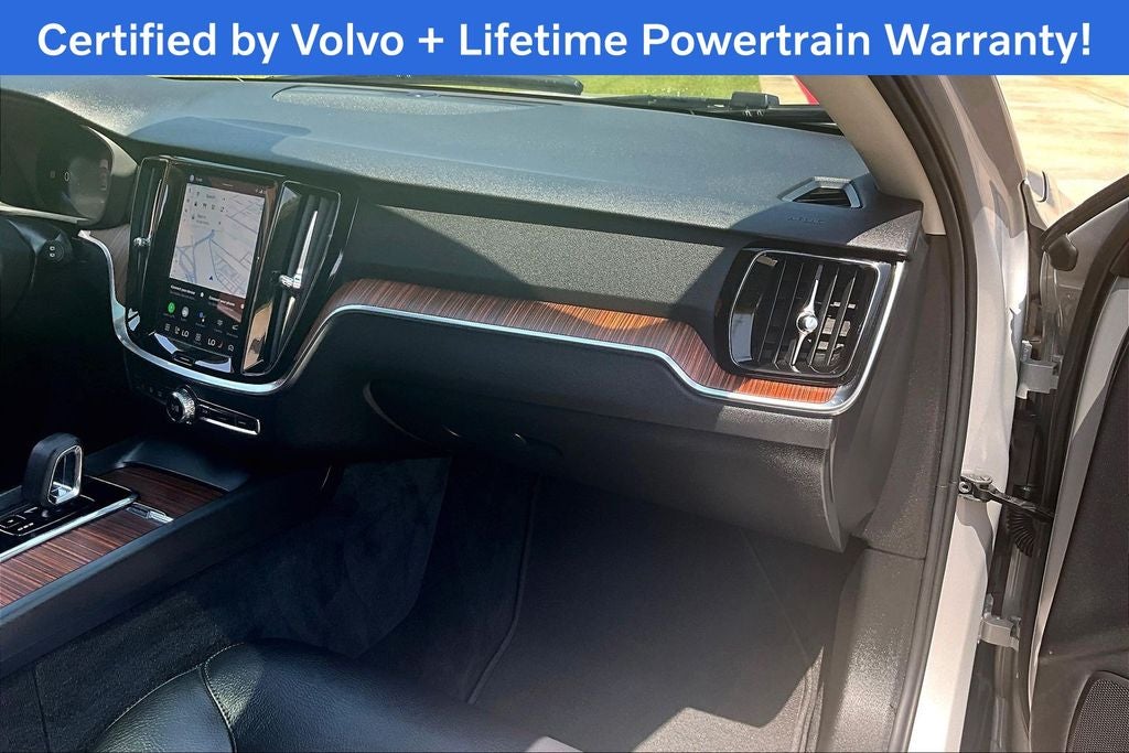 2025 Volvo V60 Cross Country B5 Plus