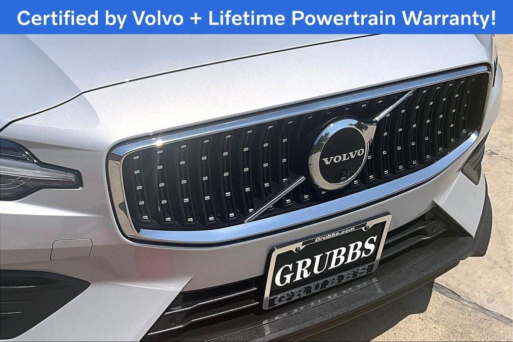 2025 Volvo V60 Cross Country B5 Plus