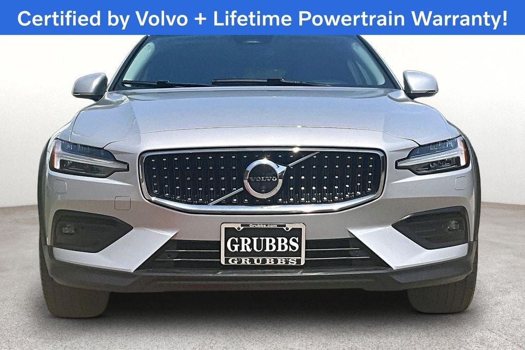 2025 Volvo V60 Cross Country B5 Plus