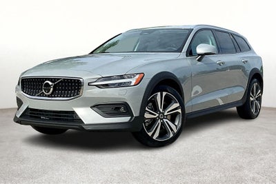 2026 Volvo V60 Cross Country B5 Plus