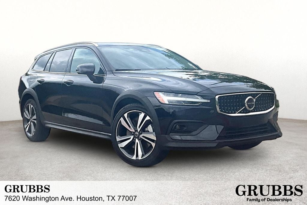 2025 Volvo V60 Cross Country B5 Plus