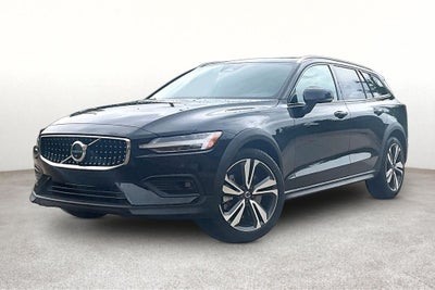 2025 Volvo V60 Cross Country B5 Plus