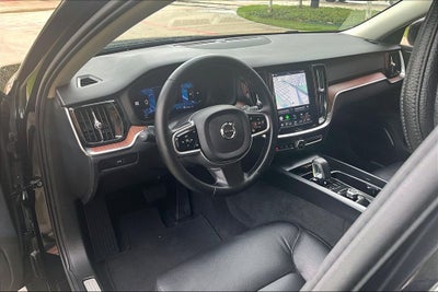 2025 Volvo V60 Cross Country B5 Plus