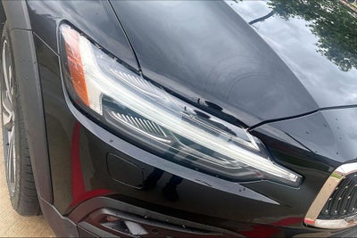 2025 Volvo V60 Cross Country B5 Plus