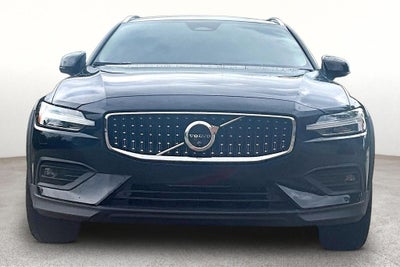 2025 Volvo V60 Cross Country B5 Plus