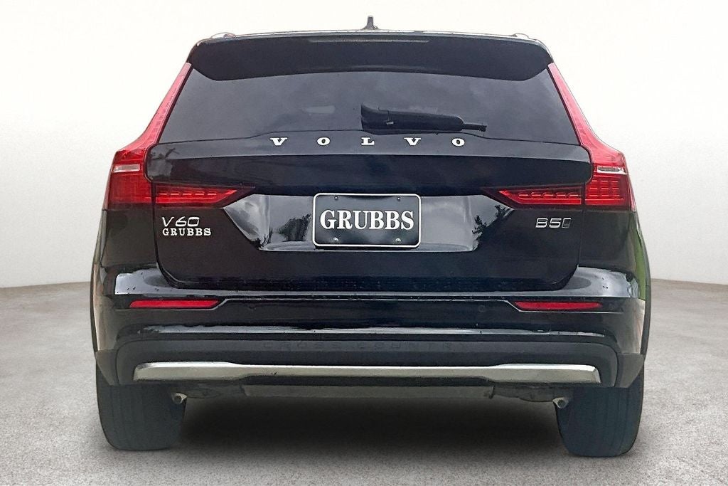 2025 Volvo V60 Cross Country B5 Plus