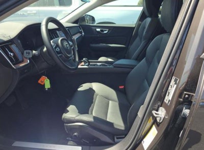 2025 Volvo V60 Cross Country B5 Plus