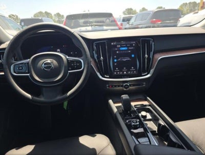 2025 Volvo V60 Cross Country B5 Plus