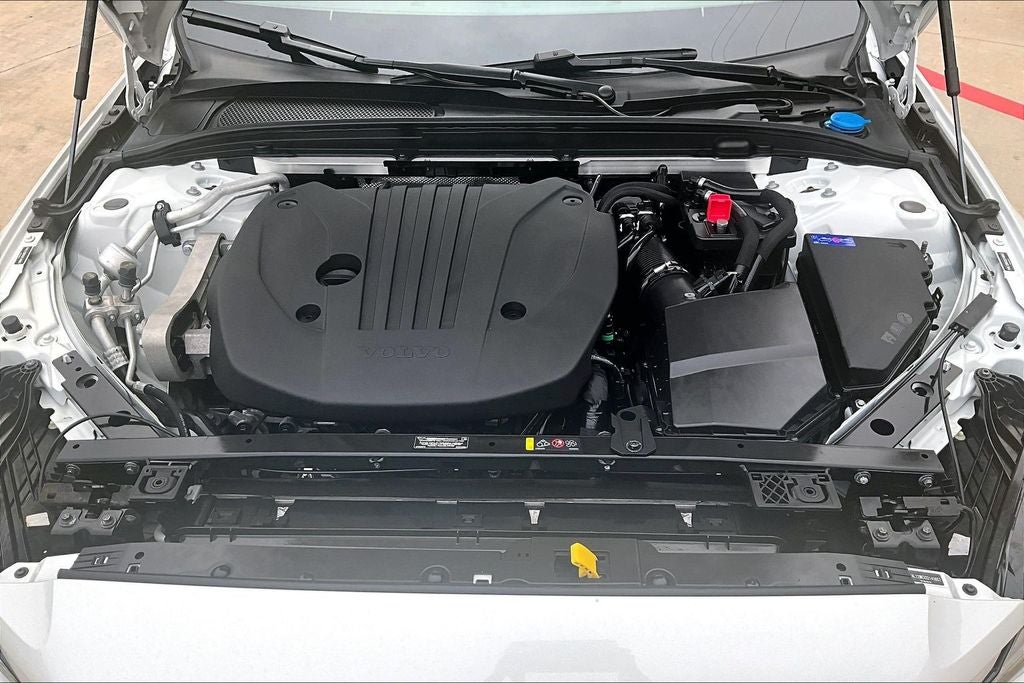 2025 Volvo V60 Cross Country B5 Plus