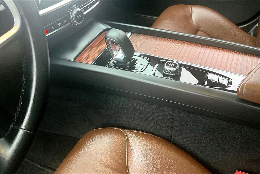 2025 Volvo V60 Cross Country B5 Plus