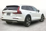 2025 Volvo V60 Cross Country B5 Plus