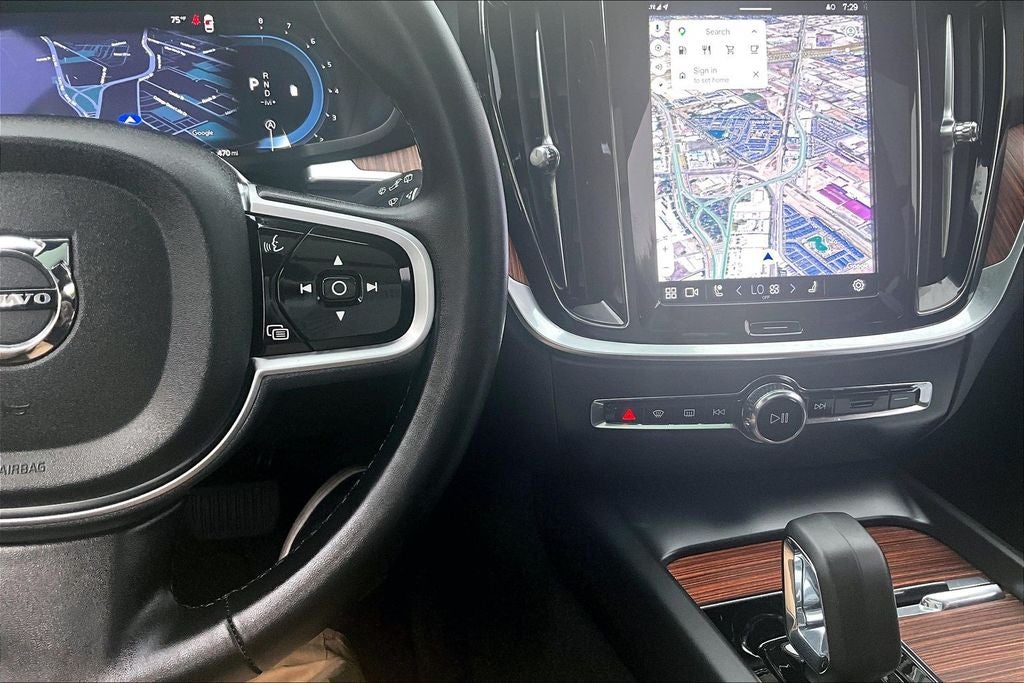2025 Volvo V60 Cross Country B5 Plus