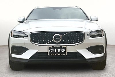 2025 Volvo V60 Cross Country B5 Plus