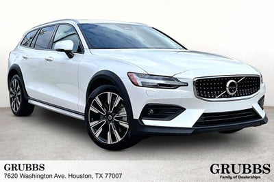 2025 Volvo V60 Cross Country B5 Ultra