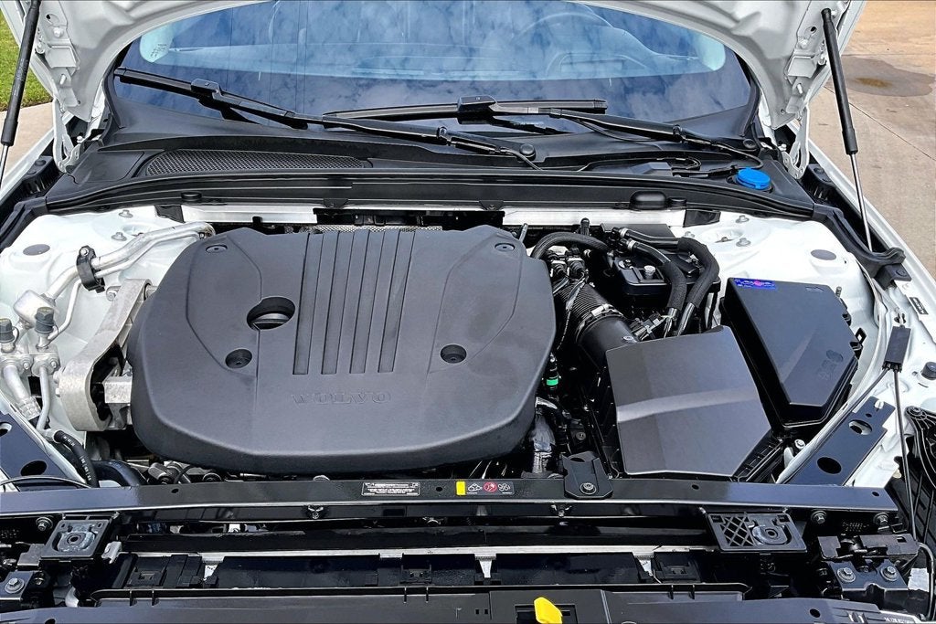 2025 Volvo V60 Cross Country B5 Ultra