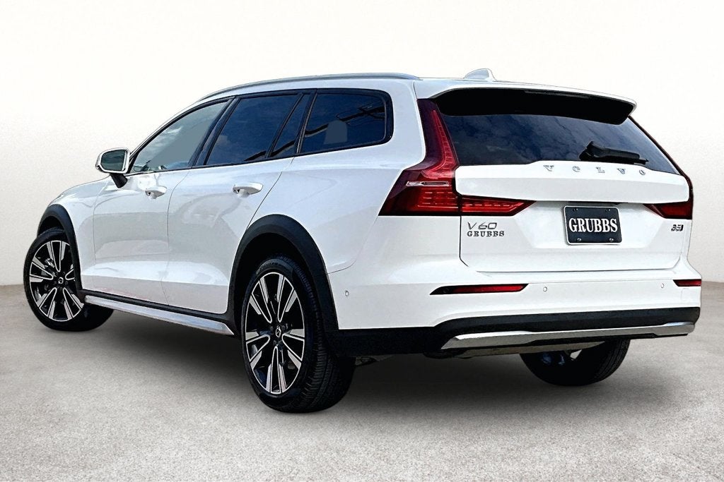 2025 Volvo V60 Cross Country B5 Ultra
