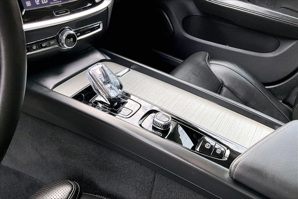 2025 Volvo V60 Cross Country B5 Ultra
