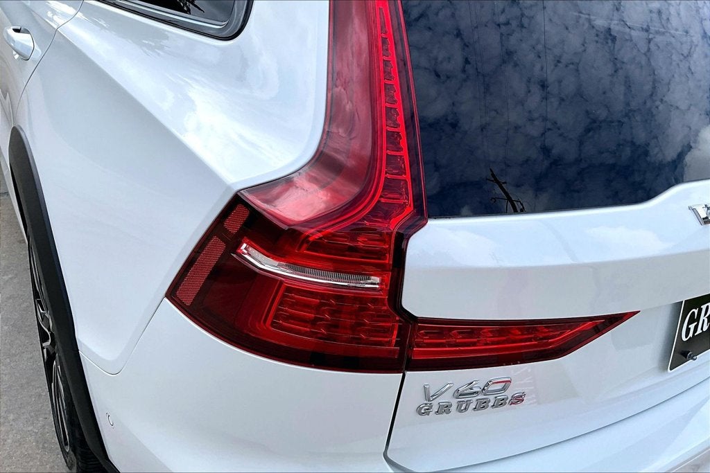 2025 Volvo V60 Cross Country B5 Ultra