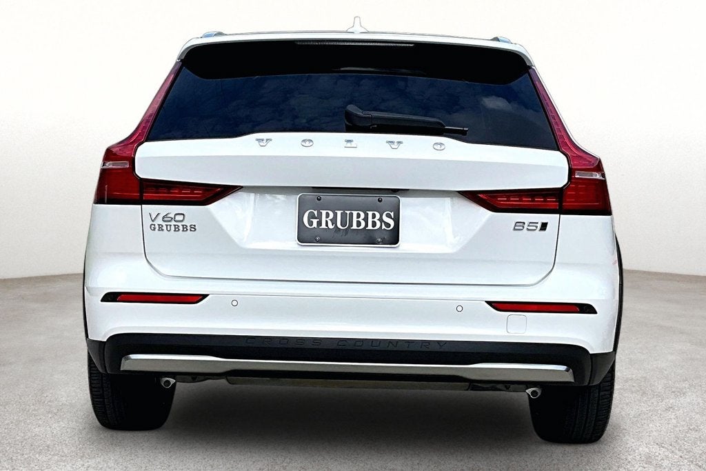 2025 Volvo V60 Cross Country B5 Ultra