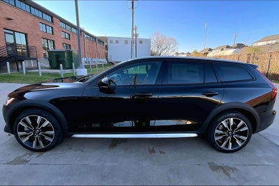 2026 Volvo V60 Cross Country B5 Ultra