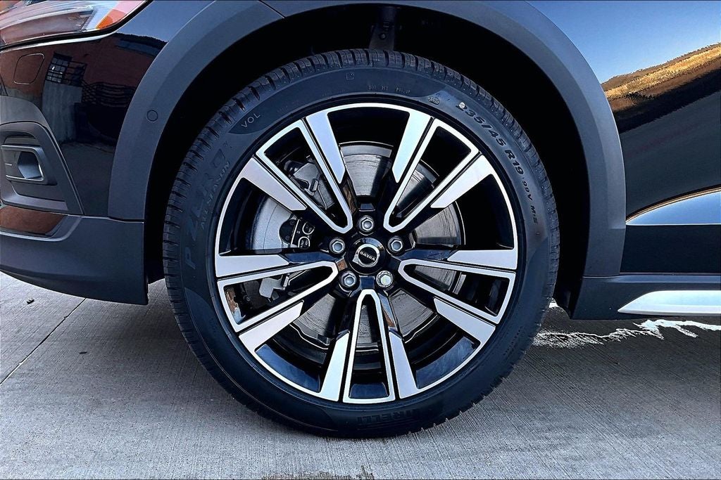 2026 Volvo V60 Cross Country B5 Ultra