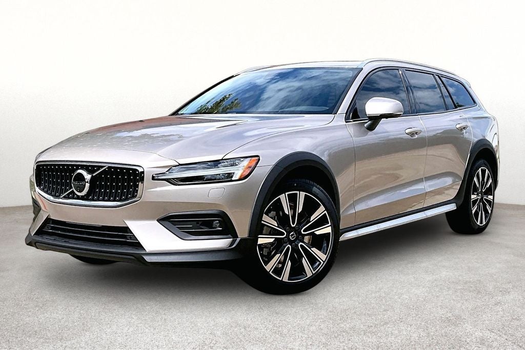 2026 Volvo V60 Cross Country B5 Ultra