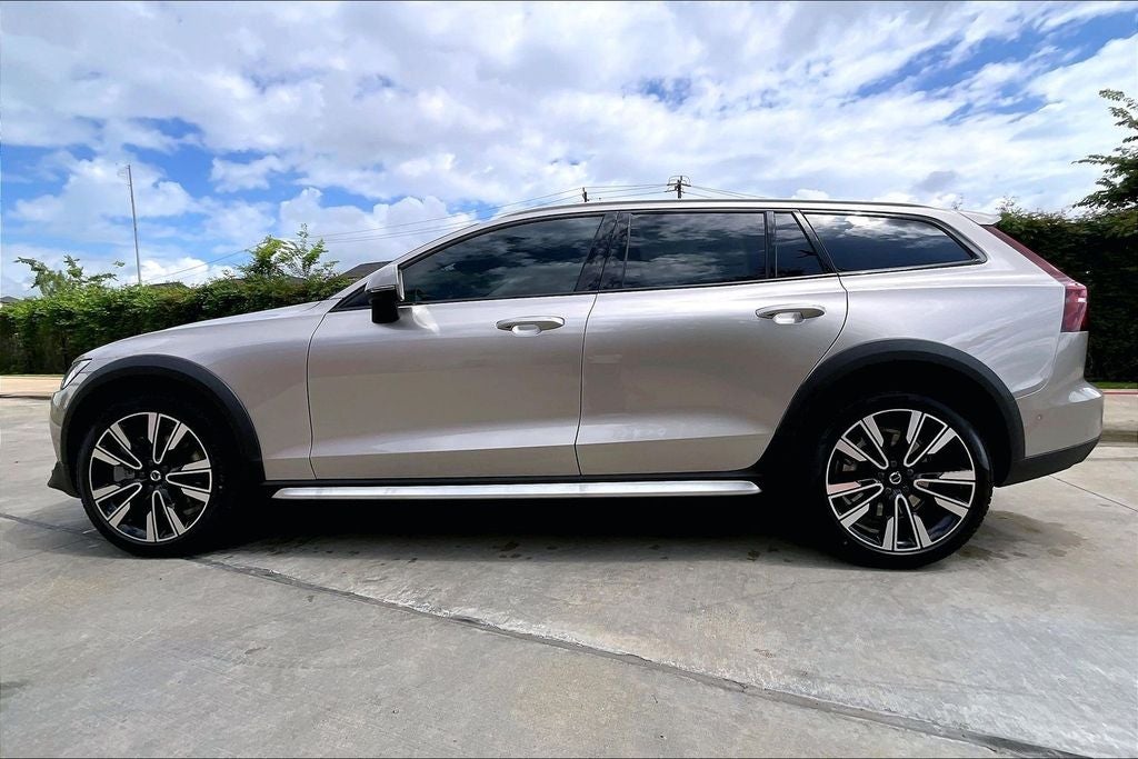 2026 Volvo V60 Cross Country B5 Ultra