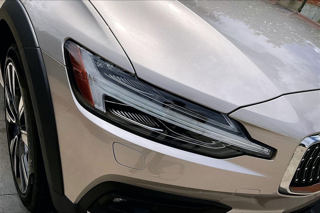 2026 Volvo V60 Cross Country B5 Ultra