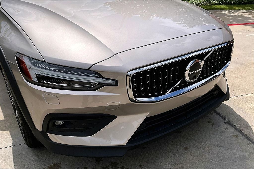 2026 Volvo V60 Cross Country B5 Ultra