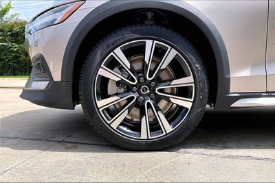 2026 Volvo V60 Cross Country B5 Ultra