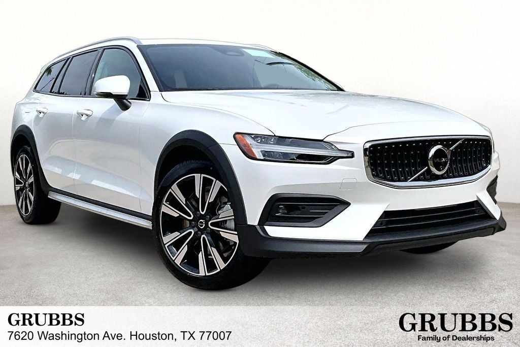 2026 Volvo V60 Cross Country B5 Ultra