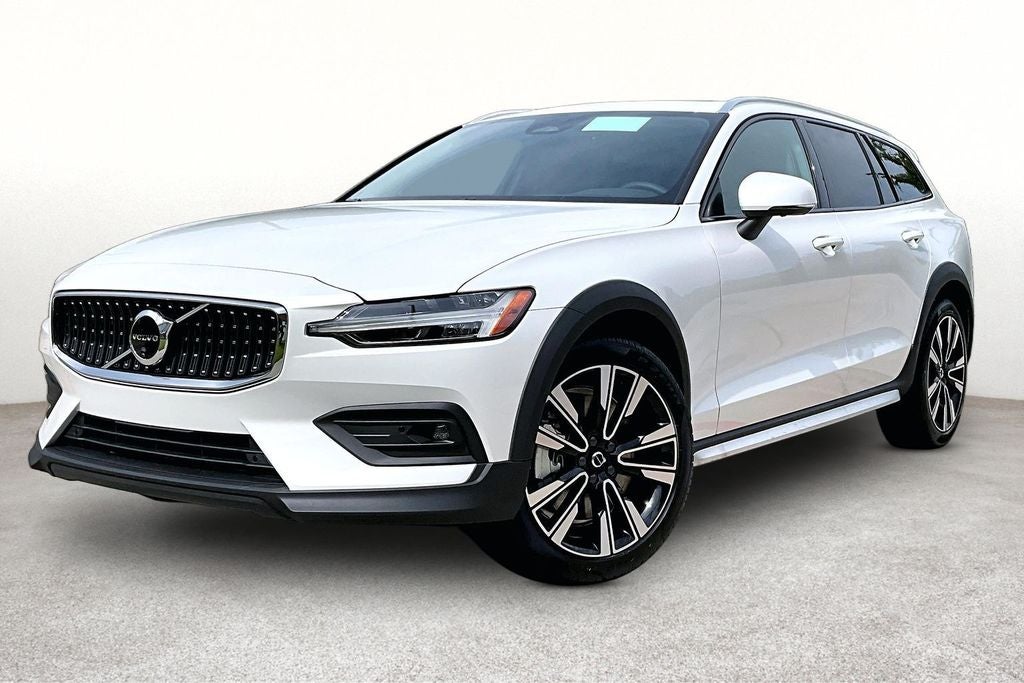 2026 Volvo V60 Cross Country B5 Ultra