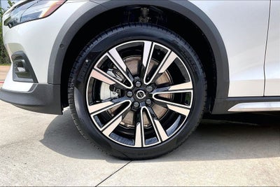 2026 Volvo V60 Cross Country B5 Ultra