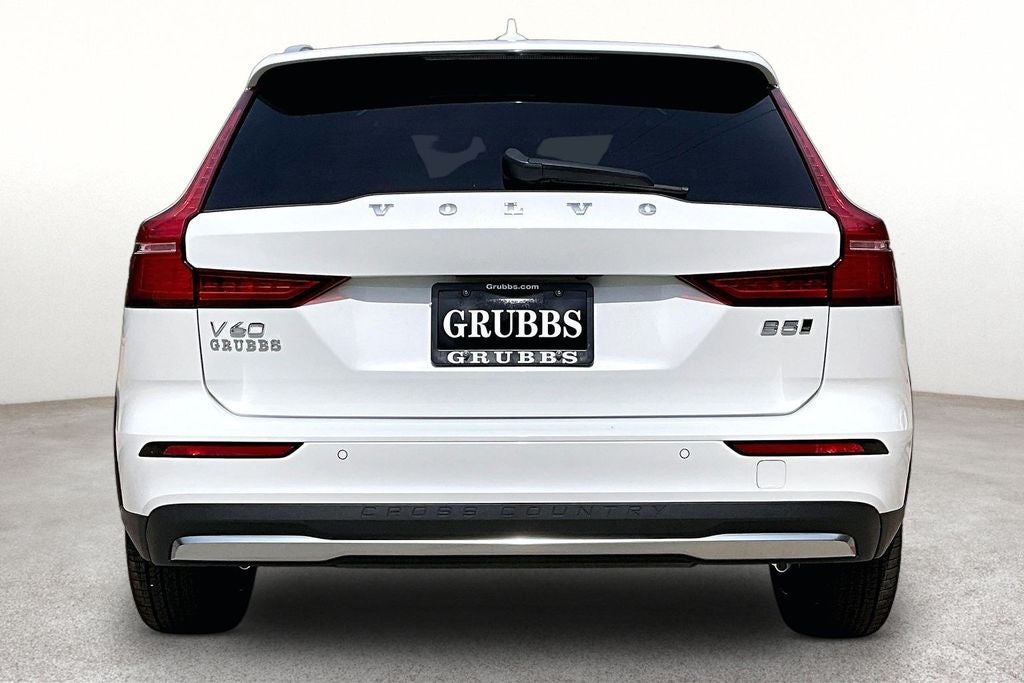 2026 Volvo V60 Cross Country B5 Ultra