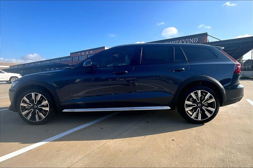 2026 Volvo V60 Cross Country B5 Ultra